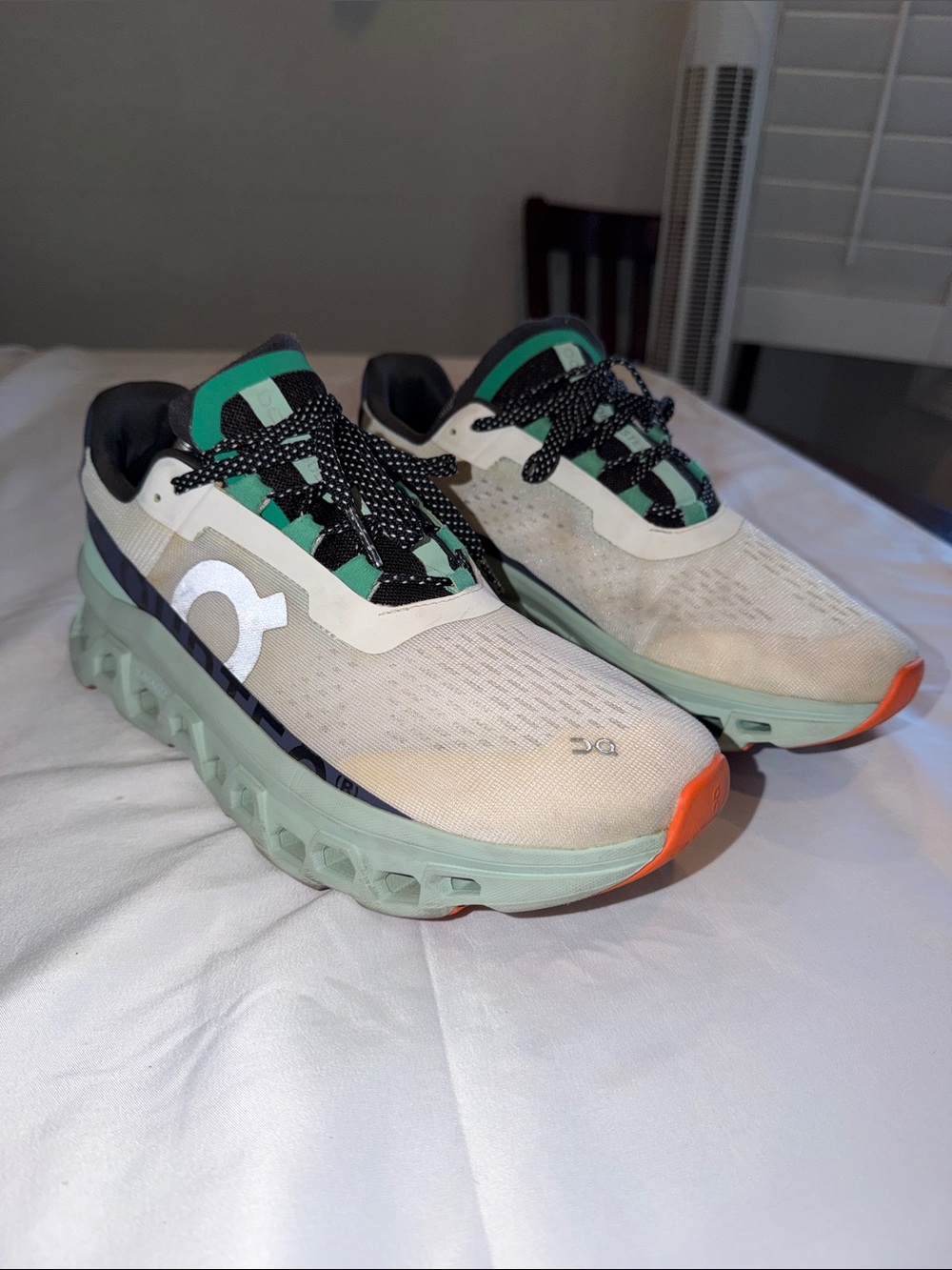 On Running Cloud Monster Sneakers Sz 10.5 GUC plenty of life